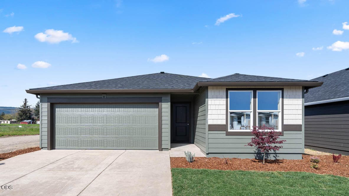 001 Exterior WR25. Photo 1 of 27, 504 Dawn Court, Medford, OR 97501