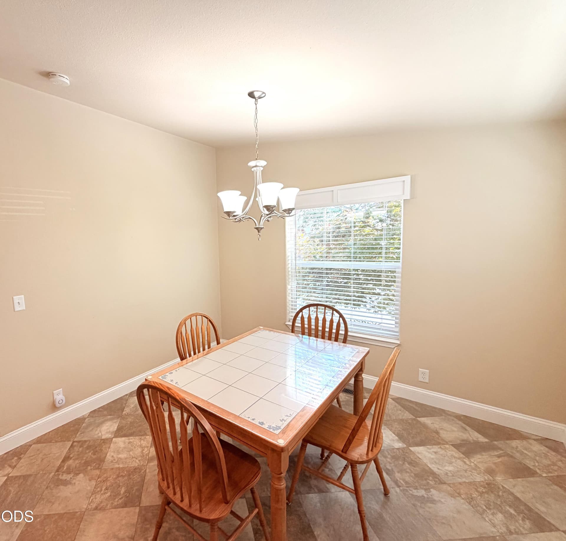 4. Photo 4 of 27, 204 Kingsley Drive, Grants Pass, OR 97526