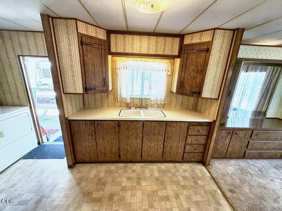 4 Kitchen2. Photo 5 of 25, 2252 Table Rock Road Unit SPC 57, Medford, OR 97501