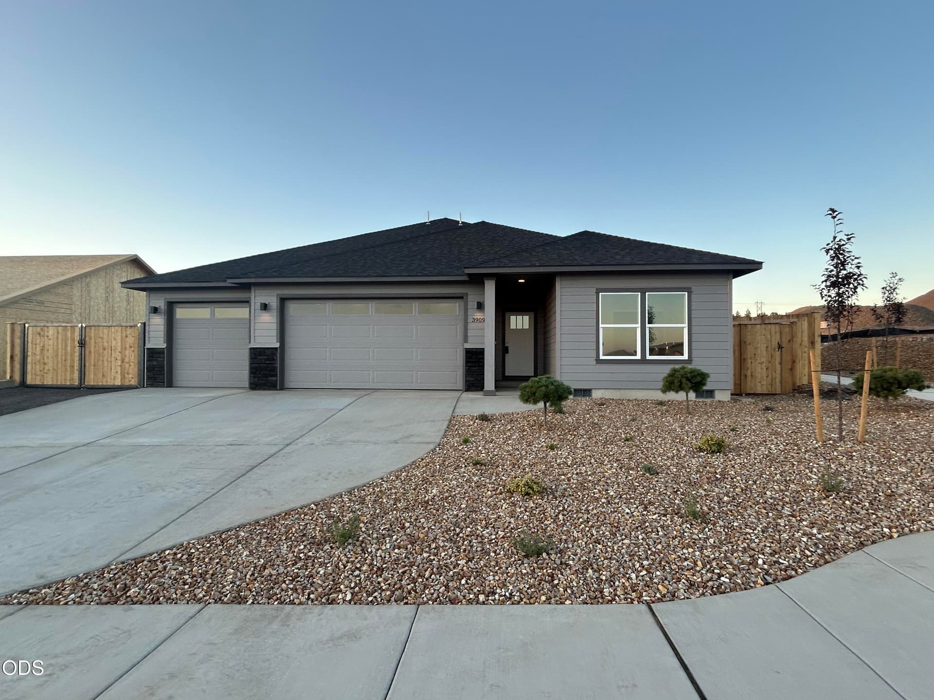 Lot 52 the Hamilton. Photo 1 of 24, 3909 SW Antelope Way Unit Lot 52, Redmond, OR 97756