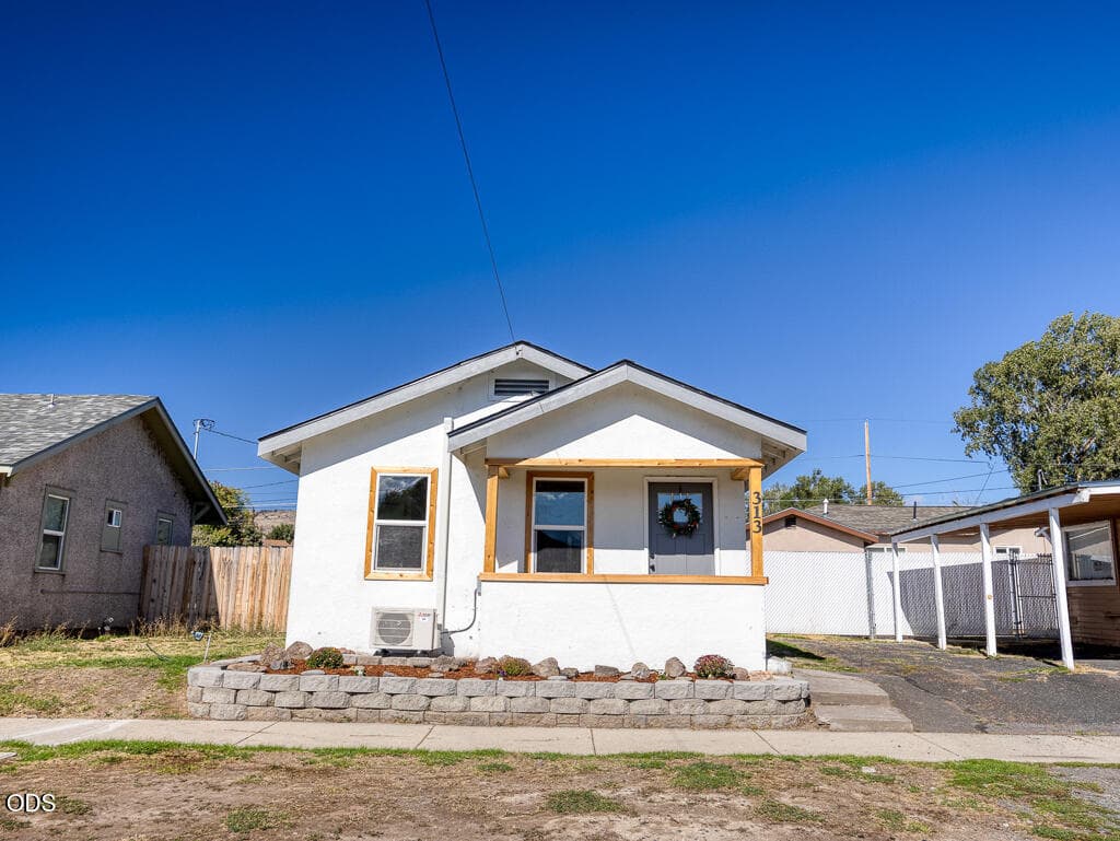 313 Martin-2. Photo 2 of 16, 313 Martin Street, Klamath Falls, OR 97601