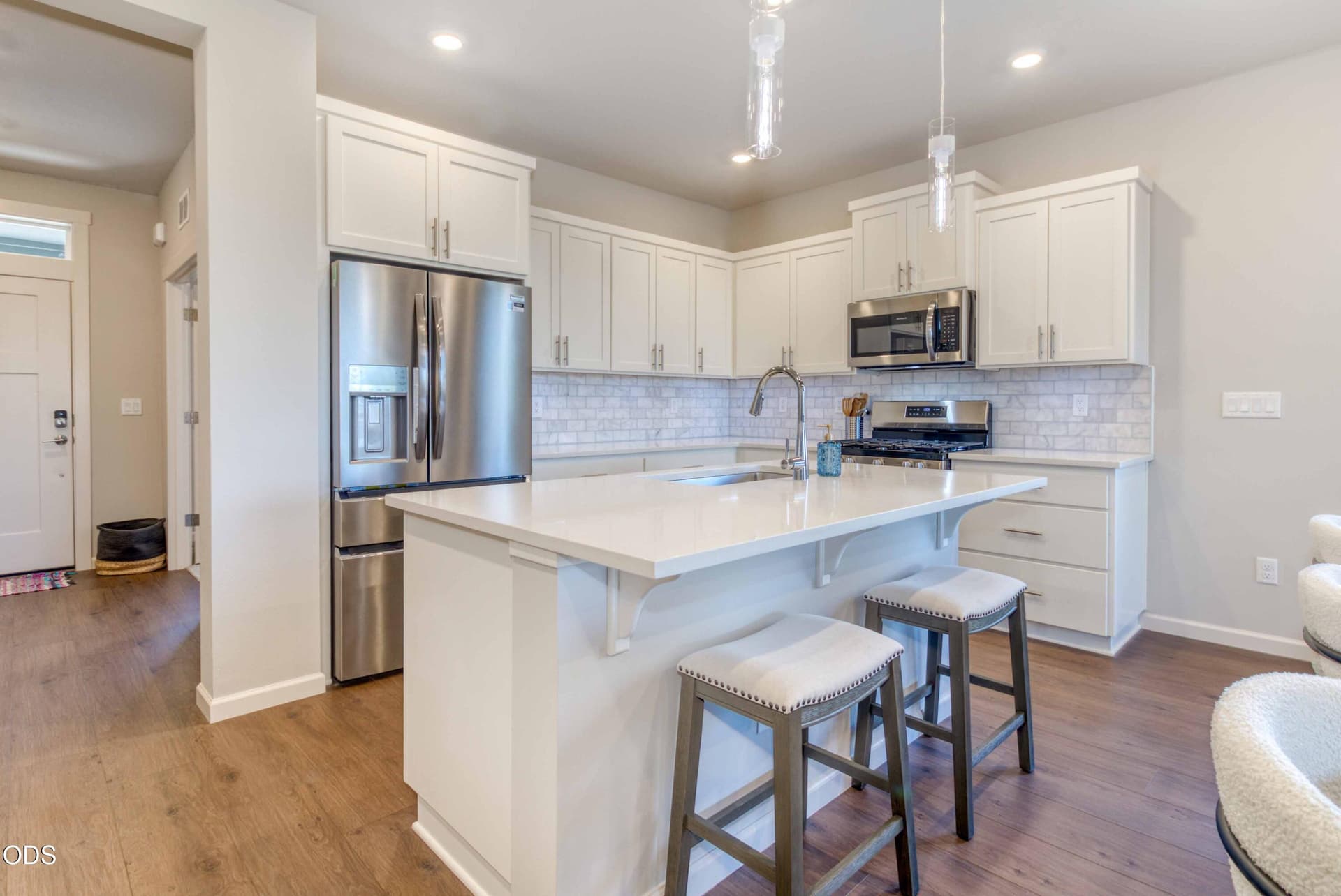 03_Kitchen. Photo 4 of 35, 4093 SW Reindeer Avenue, Redmond, OR 97756