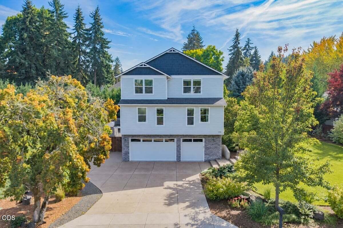 1. Photo 1 of 50, 116 NE 13th Avenue, Albany, OR 97321