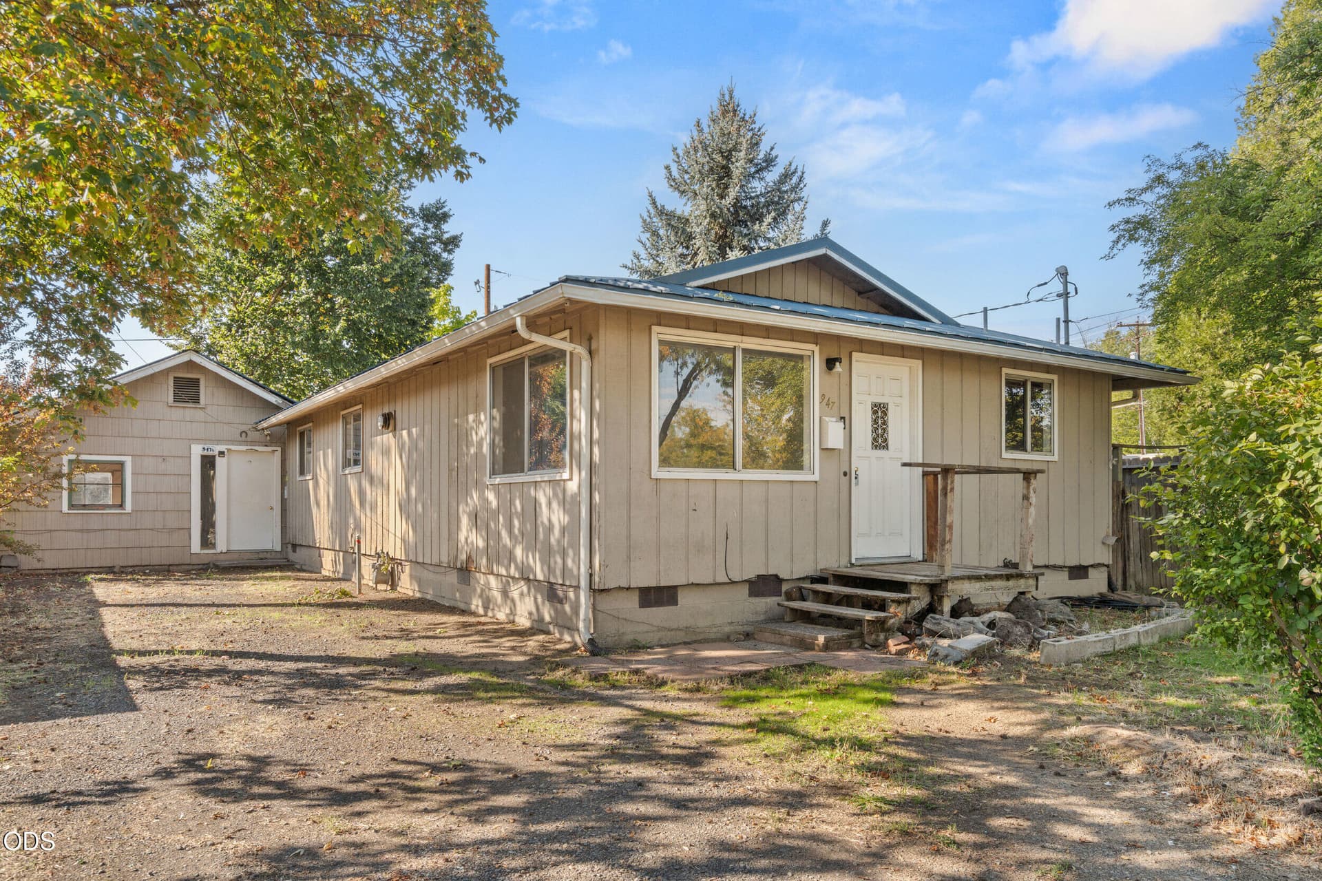 947 dakota ave-01. Photo 1 of 29, 947 Dakota Avenue, Medford, OR 97501