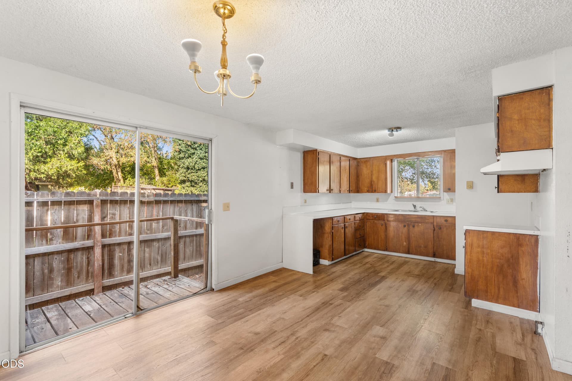 947 dakota ave-05. Photo 5 of 29, 947 Dakota Avenue, Medford, OR 97501