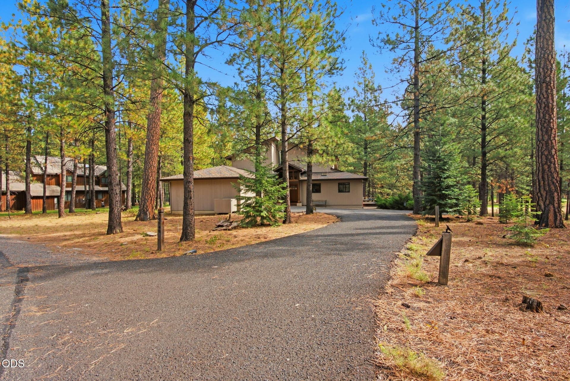 1-web-or-mls-Riley-Visuals-1. Photo 1 of 48, 70186 Viburnum Way, Black Butte Ranch, OR 97759