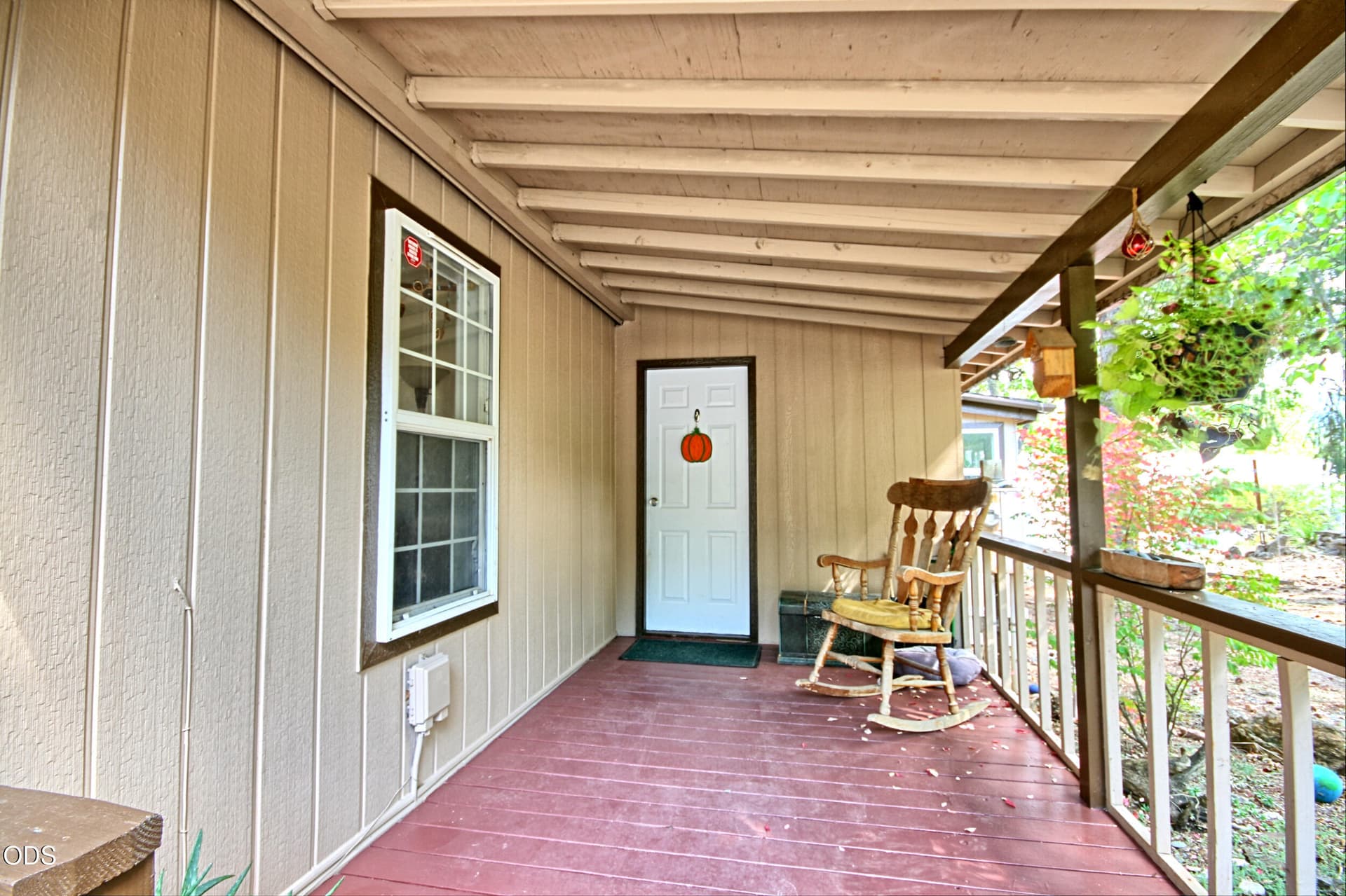 entry (2). Photo 5 of 40, 2461 W Evans Creek Road, Rogue River, OR 97537