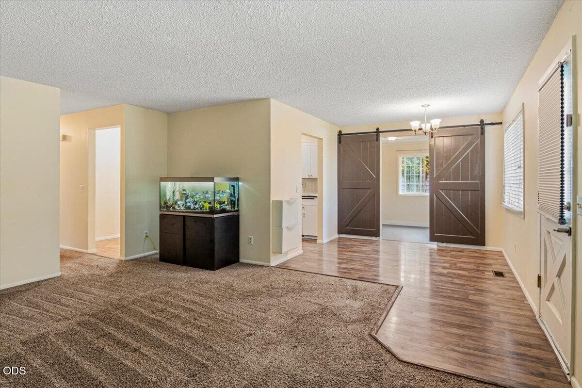 04-914 SW 15th St, Redmond-4. Photo 3 of 32, 914 SW 15th Street, Redmond, OR 97756