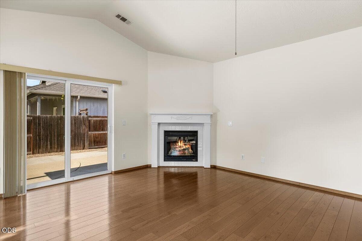 Living Room. Photo 4 of 20, 1633 SW Claudia Way, Grants Pass, OR 97527