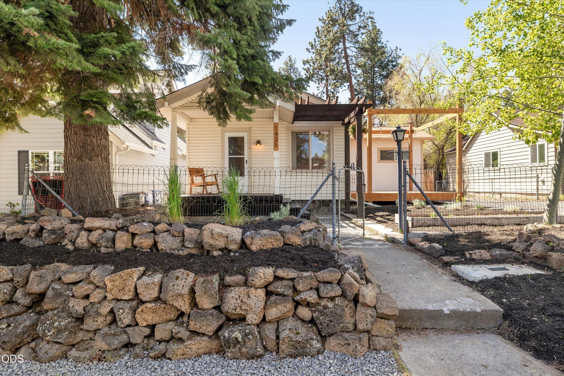 01-6399_240513_JILLROSELL. Photo 2 of 27, 1435 NW Baltimore Avenue, Bend, OR 97703