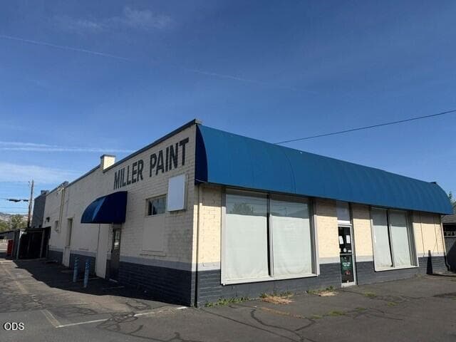 Miller ext. Photo 1 of 8, 808 S Riverside Avenue, Medford, OR 97501