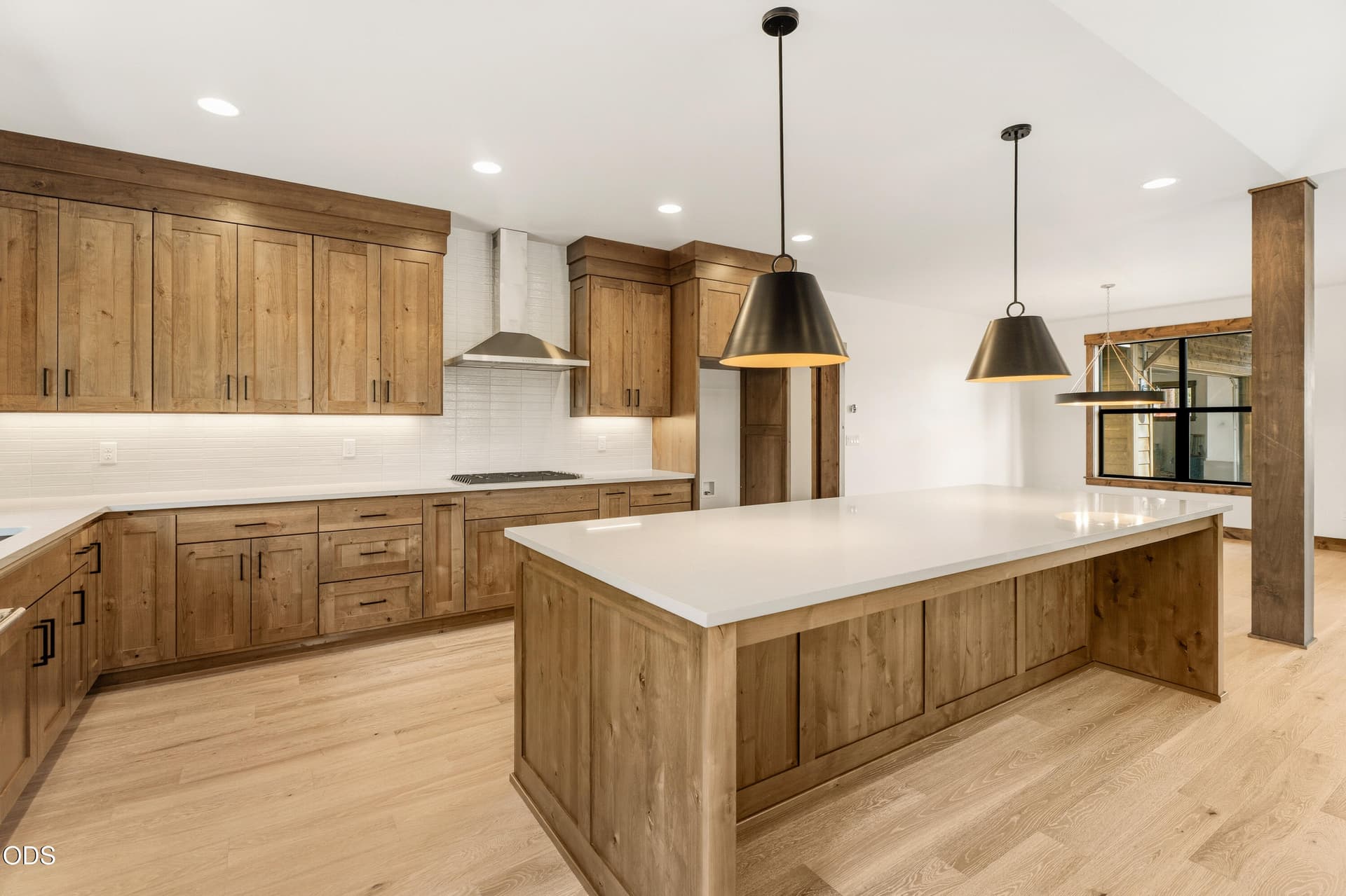 15-Kitchen. Photo 4 of 24, 56484 Elk Run Drive Unit 496, Bend, OR 97707