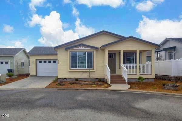 image (15). Photo 2 of 34, 325 Winston Drive Unit 325, Grants Pass, OR 97526