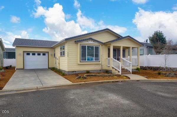image (16). Photo 1 of 34, 325 Winston Drive Unit 325, Grants Pass, OR 97526