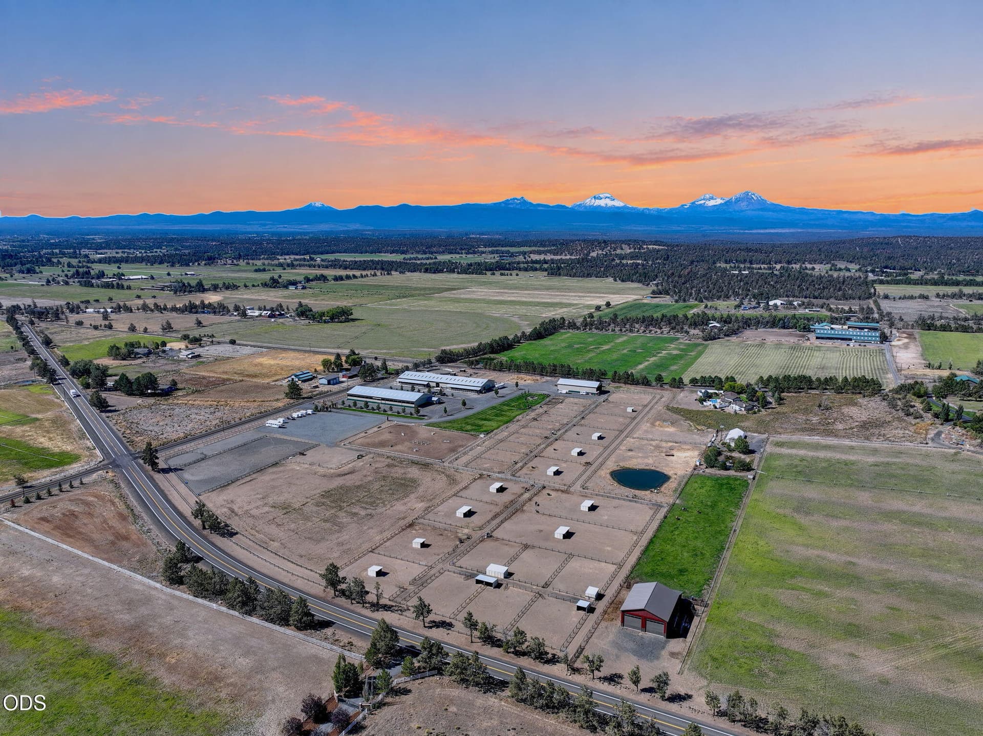 63-web-or-mls-66150 Barr Road Twlight 4. Photo 1 of 45, 66240 Black Horse Lane, Bend, OR 97703