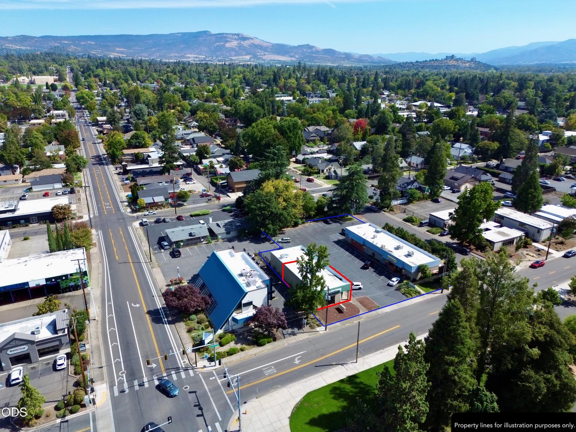 5. Photo 5 of 32, 110 Hawthorne Street Unit A, Medford, OR 97504