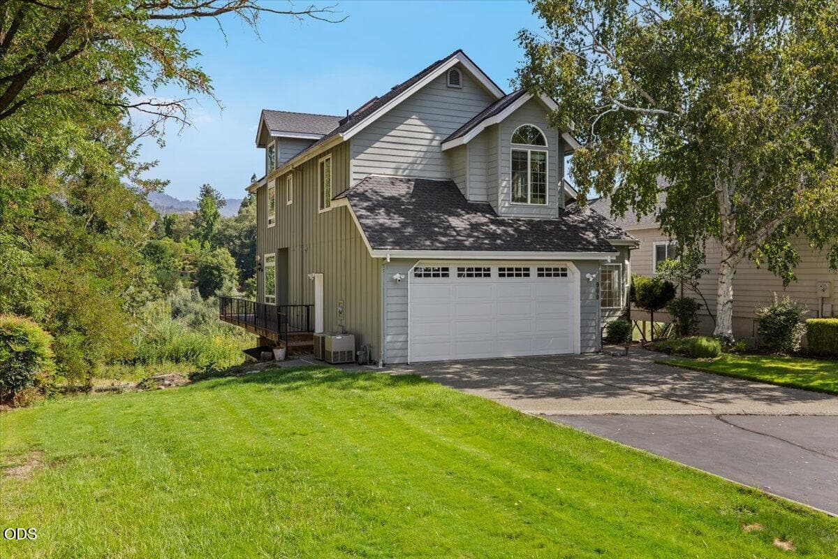 02-CI_1020. Photo 1 of 49, 900 SE Mystic Drive, Grants Pass, OR 97527