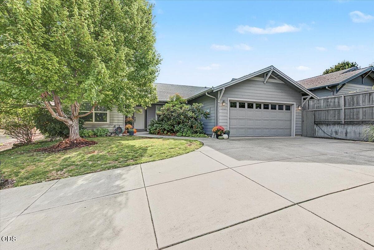 05-5. Photo 1 of 49, 120 Andi Court, Talent, OR 97540