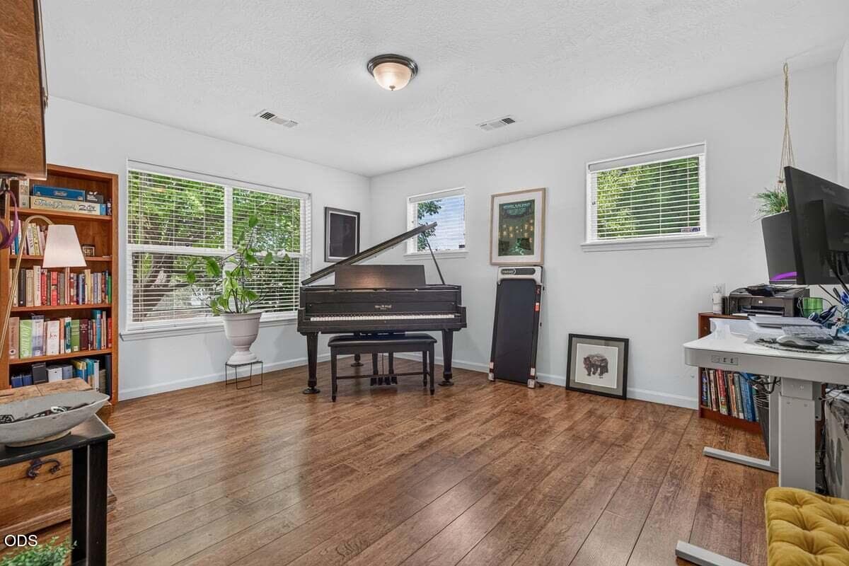 55. Photo 4 of 49, 120 Andi Court, Talent, OR 97540