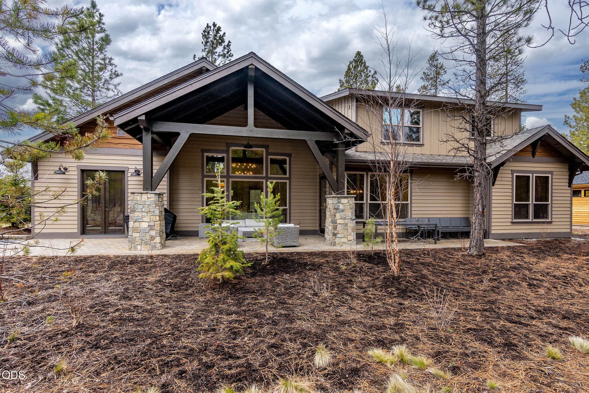 2 - 56887 Dancing Rock Loop b_0013 copy. Photo 2 of 23, 56887 Dancing Rock Loop Unit 15B, Bend, OR 97707
