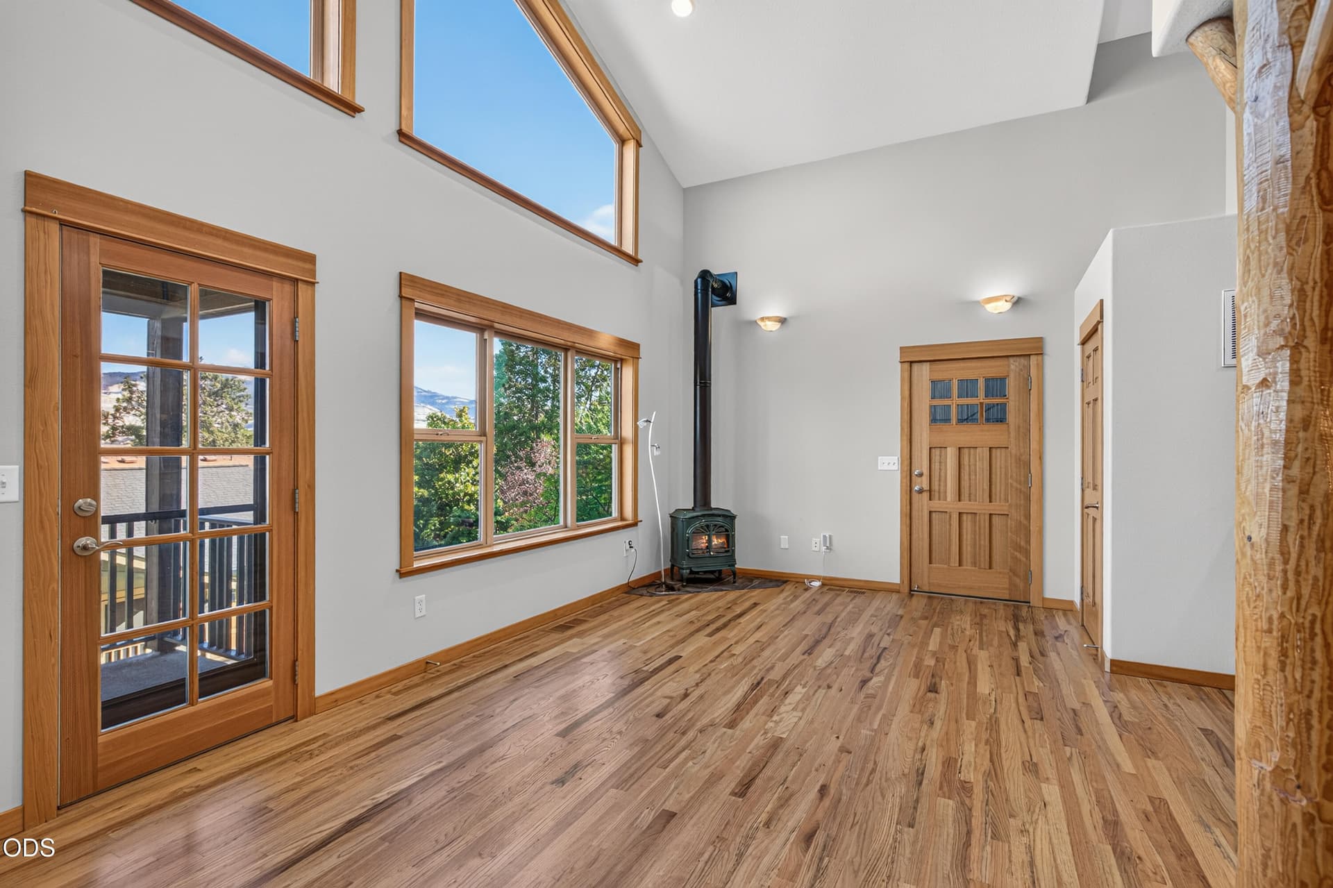 470 Beach Street, Ashland, OR 97520. Photo 4 of 33, 470 Beach Street, Ashland, OR 97520