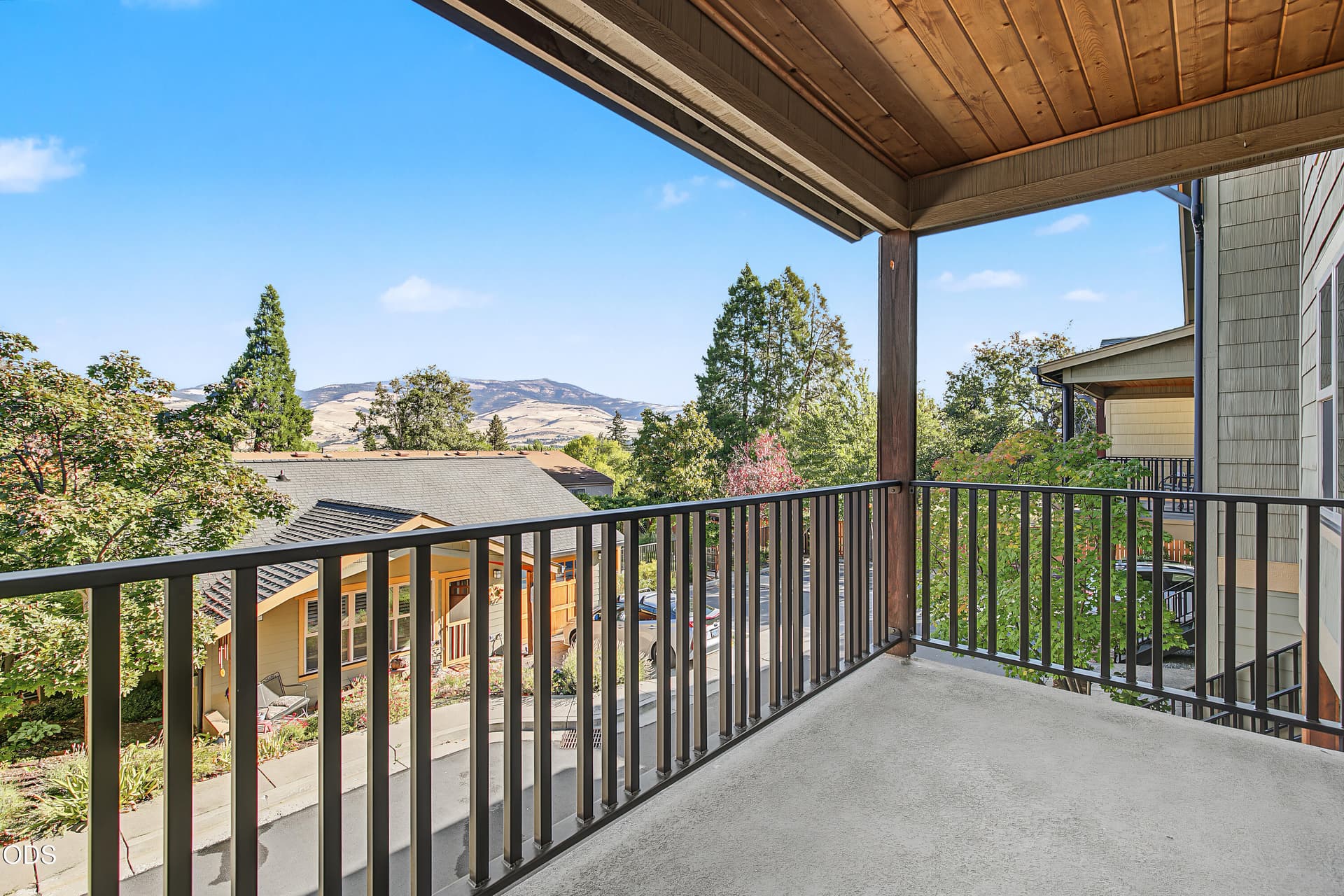 470 Beach Street, Ashland, OR 97520. Photo 5 of 33, 470 Beach Street, Ashland, OR 97520