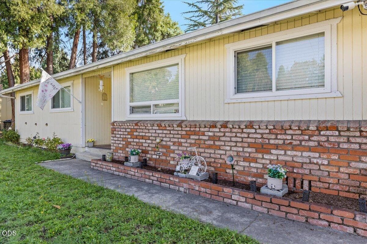 04-CI_1226. Photo 3 of 21, 723 SW Cypress Street, Grants Pass, OR 97526