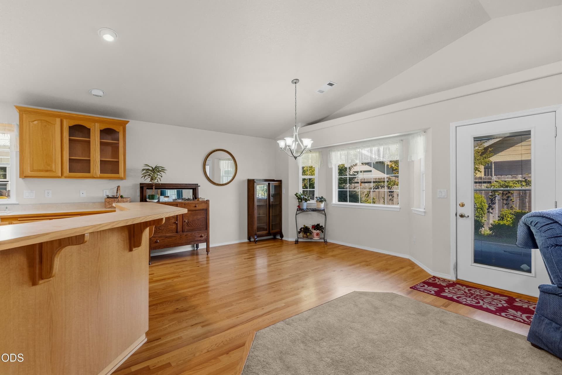EP1A8548. Photo 4 of 32, 1810 SW J Street, Grants Pass, OR 97526