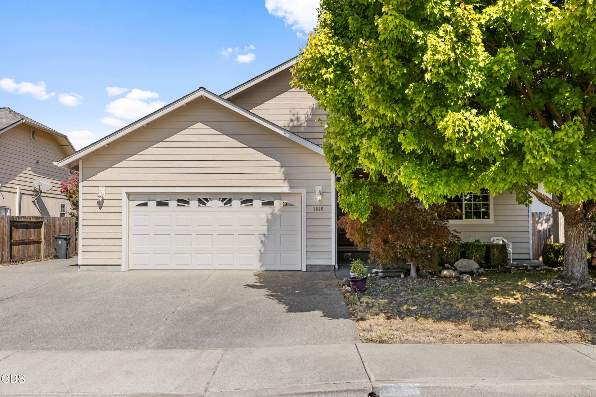 EP1A8611. Photo 1 of 32, 1810 SW J Street, Grants Pass, OR 97526