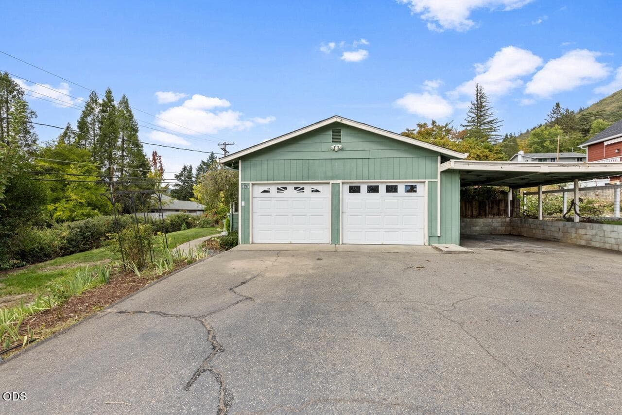 EP1A8732 Large. Photo 3 of 39, 945 NE Beacon Drive, Grants Pass, OR 97526