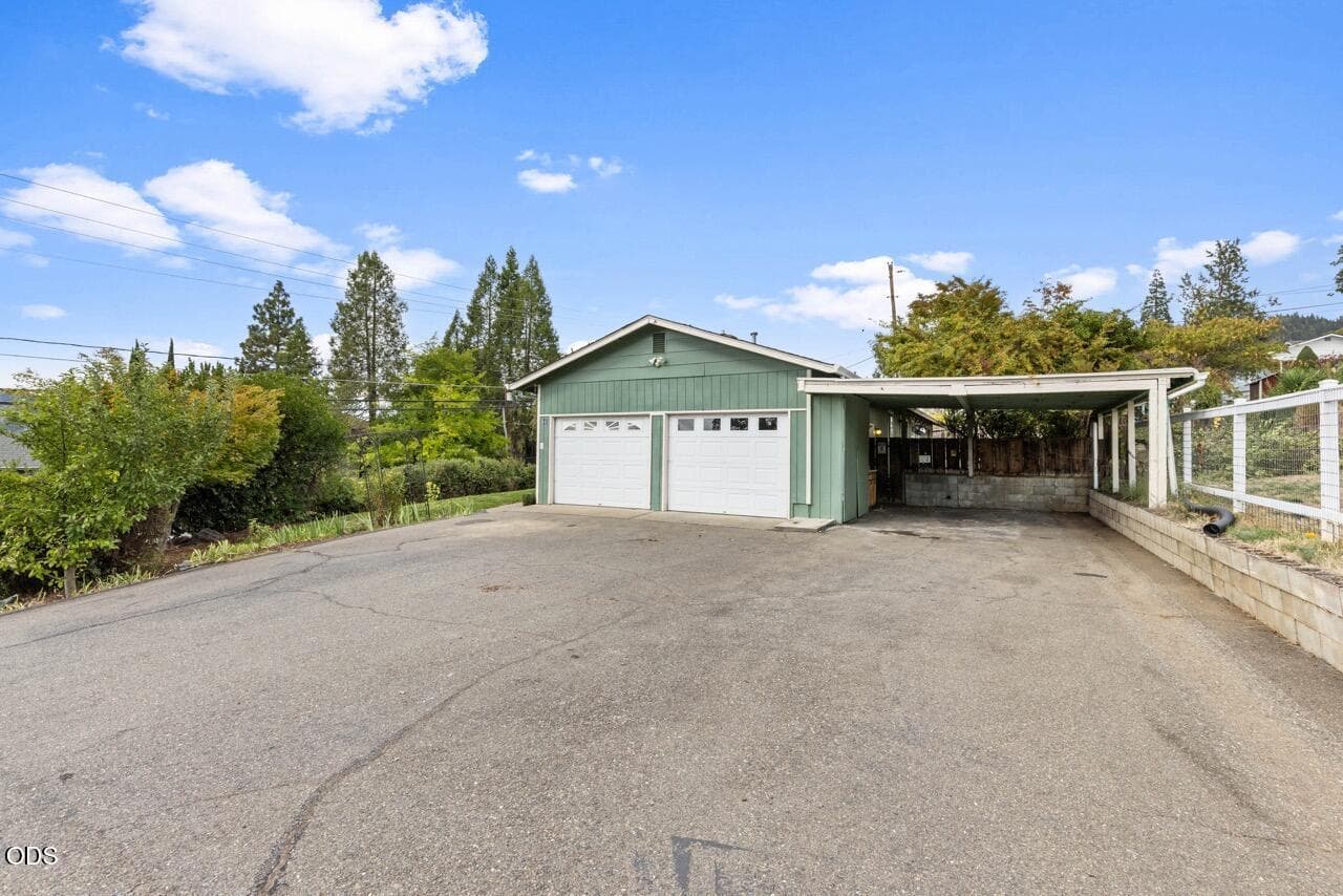 EP1A8735 Large. Photo 2 of 39, 945 NE Beacon Drive, Grants Pass, OR 97526