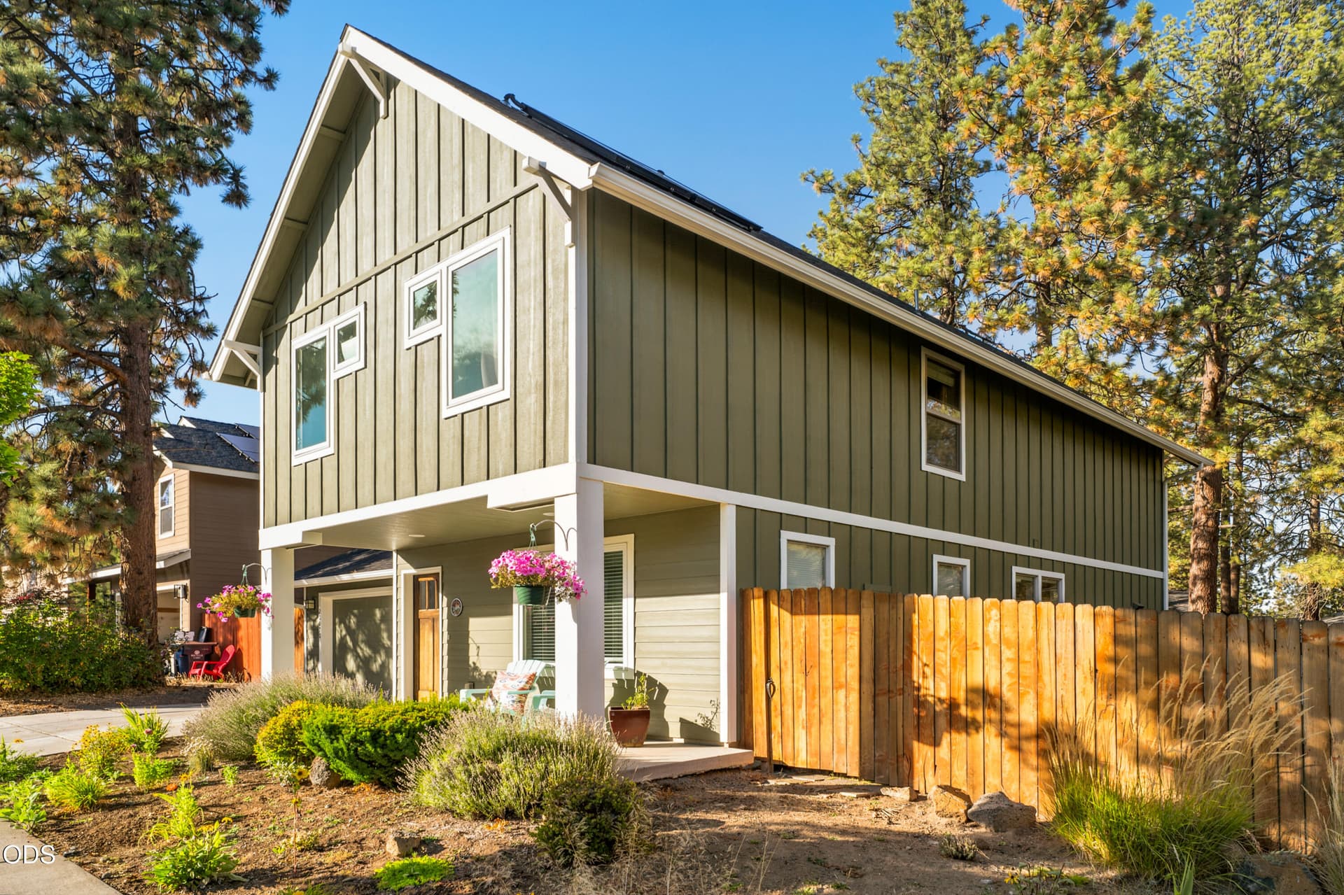 06-Exterior. Photo 4 of 32, 20070 SE Shady Pines Place, Bend, OR 97702