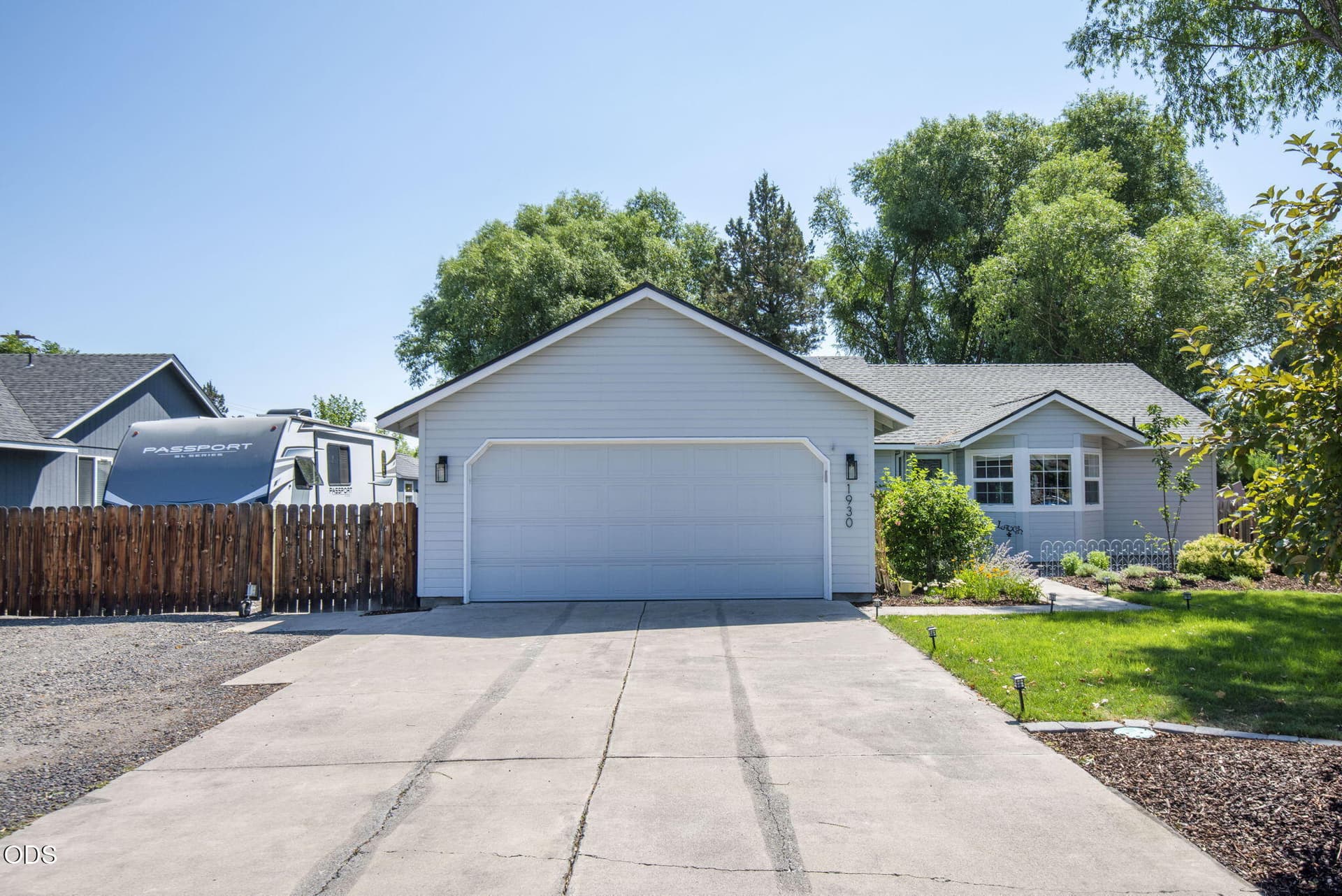 1-web-or-mls-DSC_9240. Photo 4 of 32, 1930 SW 27th Street, Redmond, OR 97756