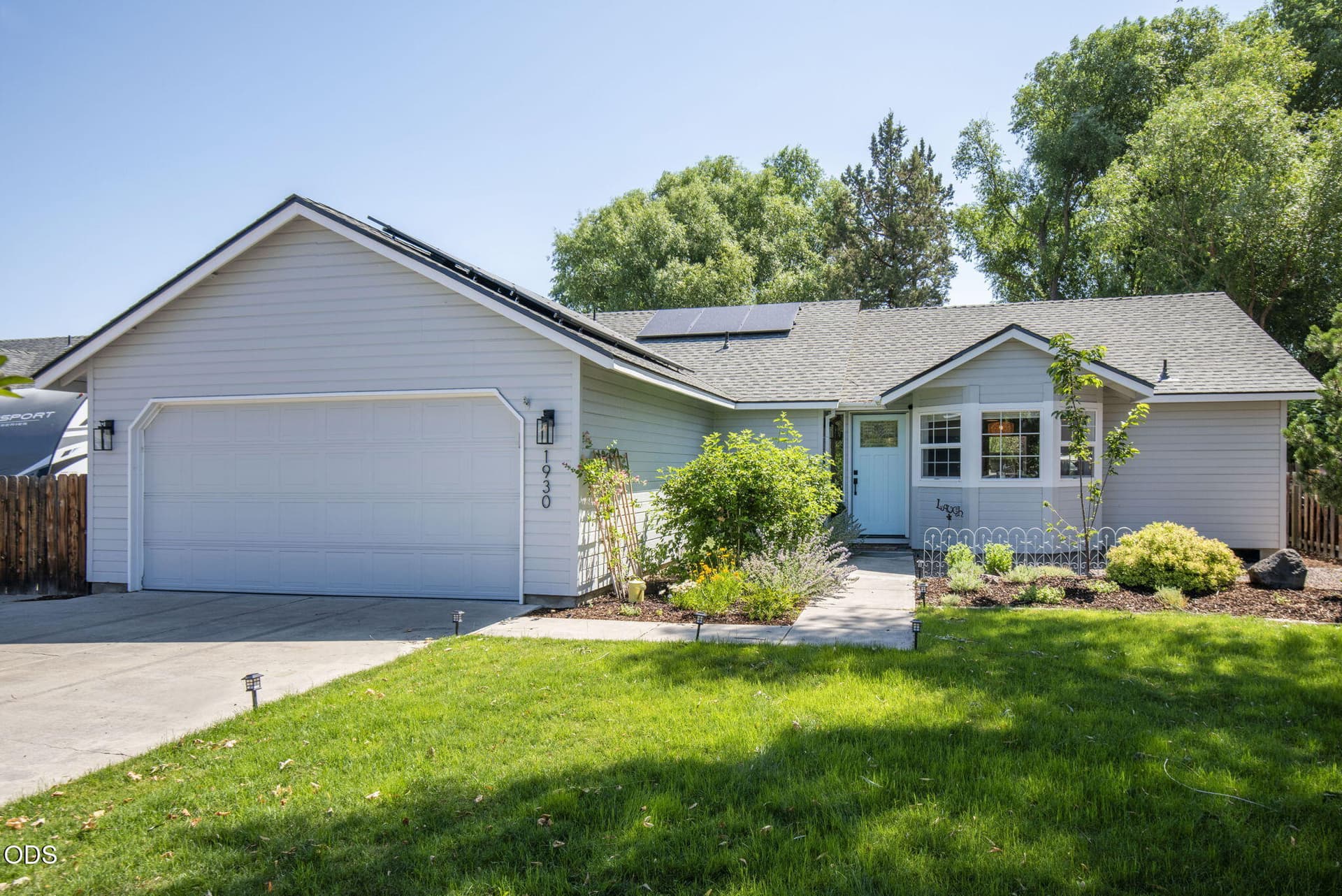 2-web-or-mls-DSC_9238. Photo 2 of 32, 1930 SW 27th Street, Redmond, OR 97756