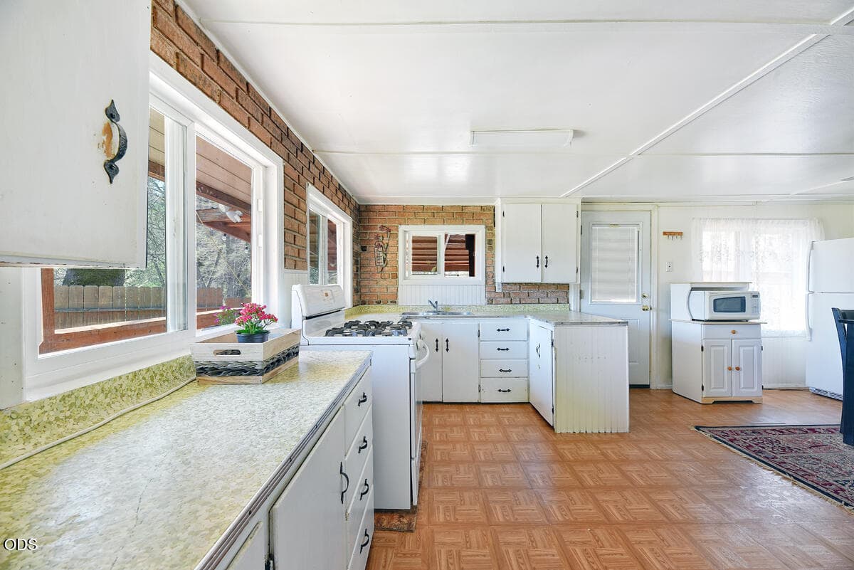 05. Photo 5 of 38, 3919 Little Applegate Road, Jacksonville, OR 97530