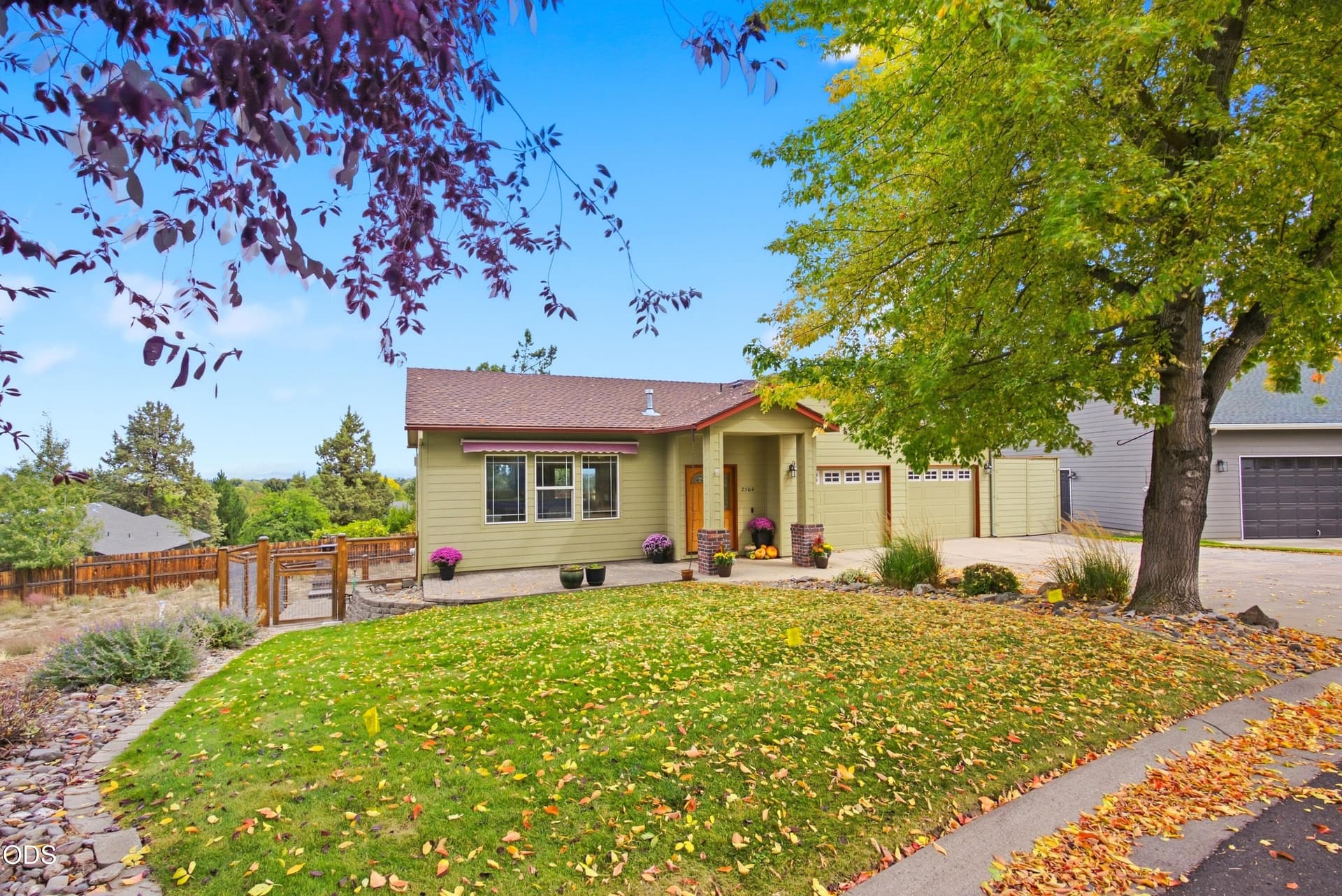 2504 SW 32nd St - 1. Photo 1 of 36, 2504 SW 32nd Street, Redmond, OR 97756