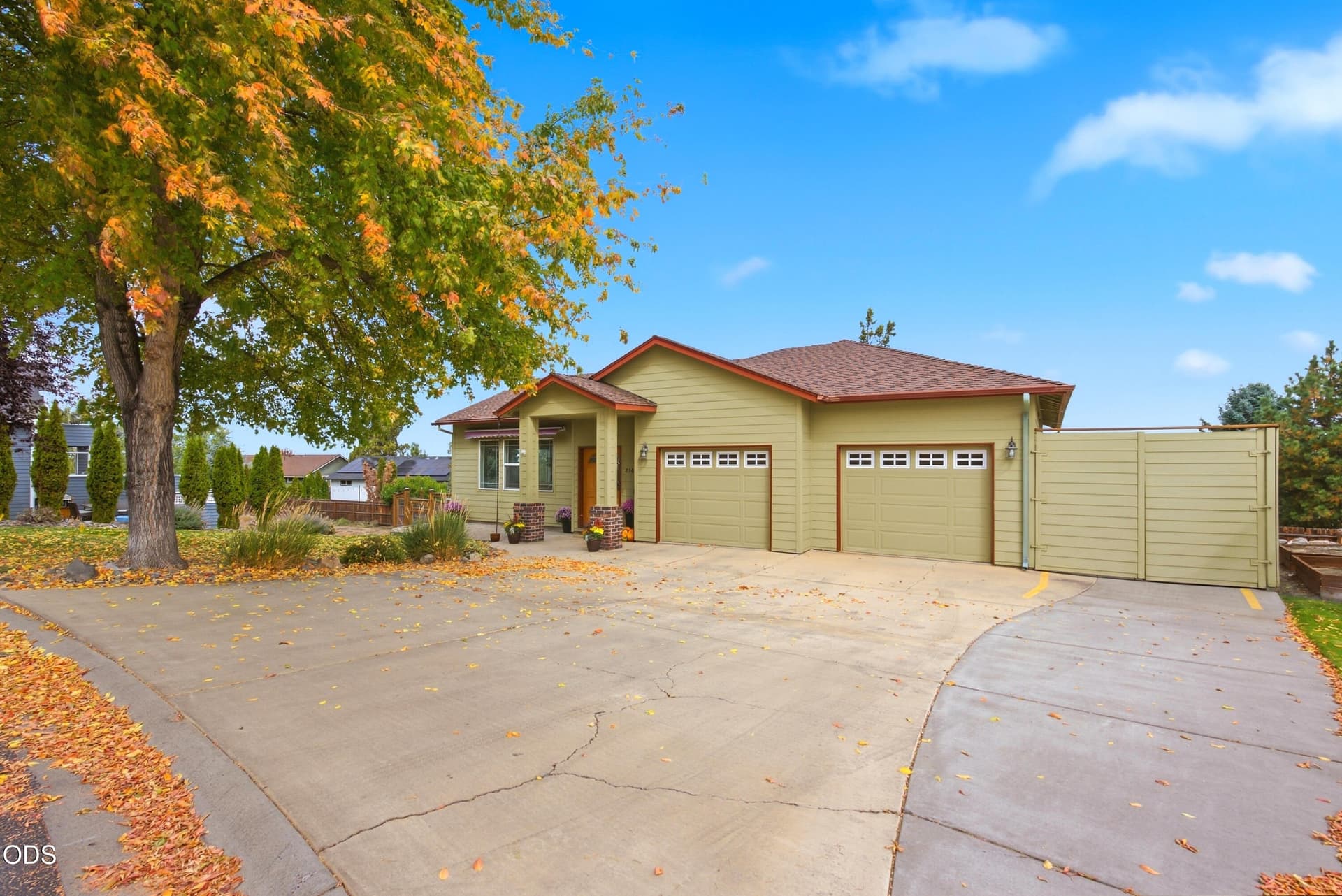 2504 SW 32nd St - 2. Photo 2 of 36, 2504 SW 32nd Street, Redmond, OR 97756