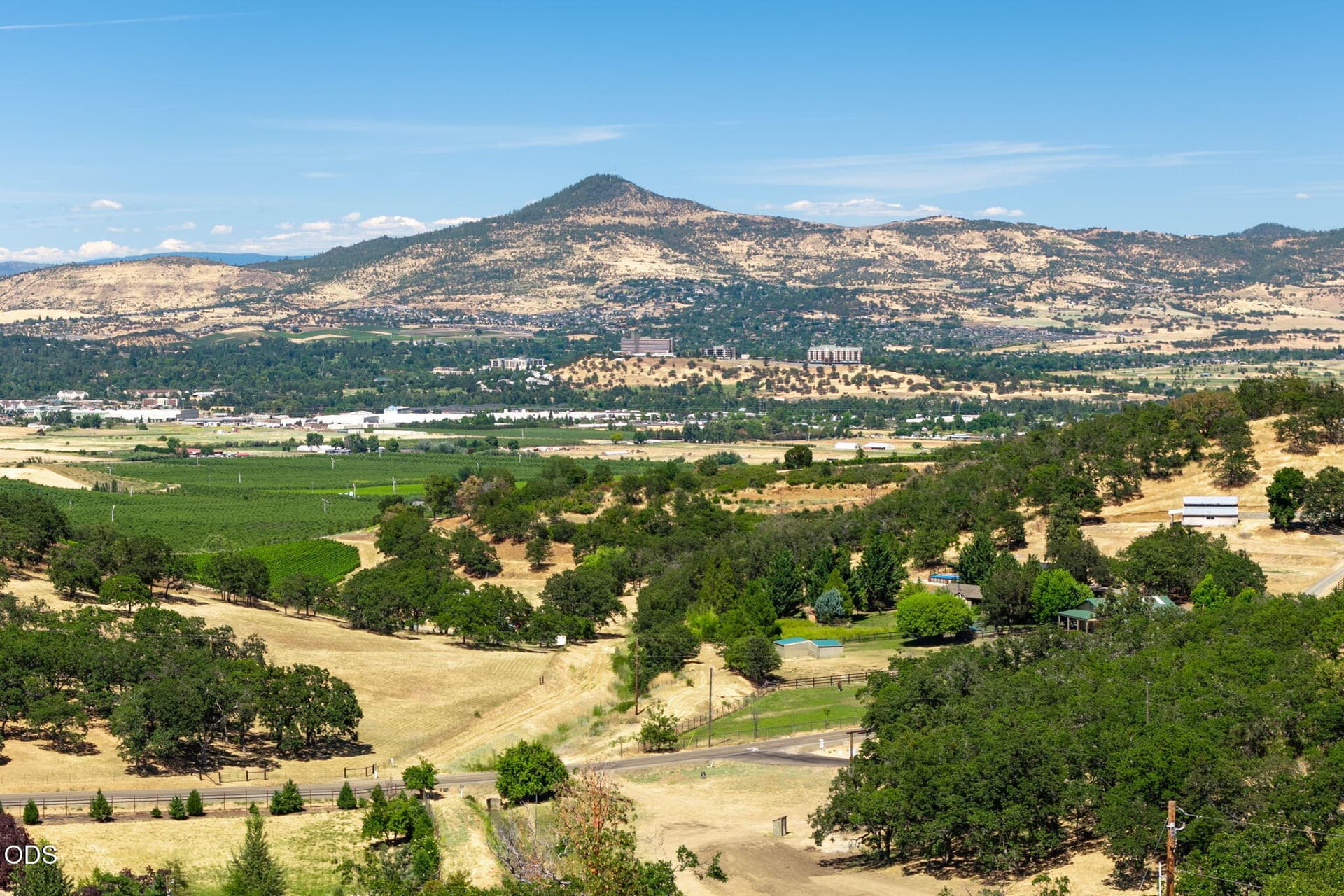 Views. Photo 3 of 52, 5311 Pioneer Road, Medford, OR 97501