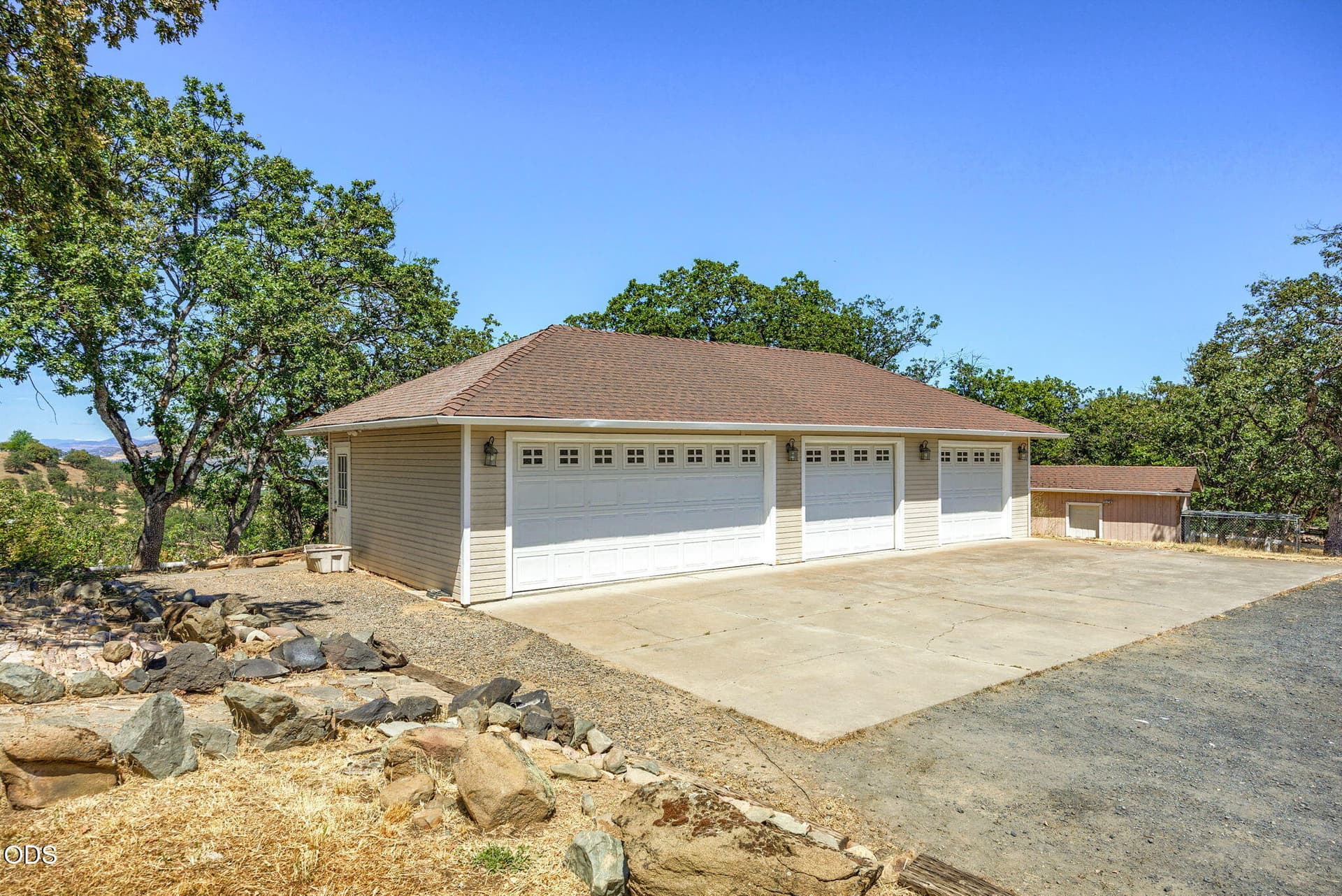 6. Photo 5 of 52, 5311 Pioneer Road, Medford, OR 97501