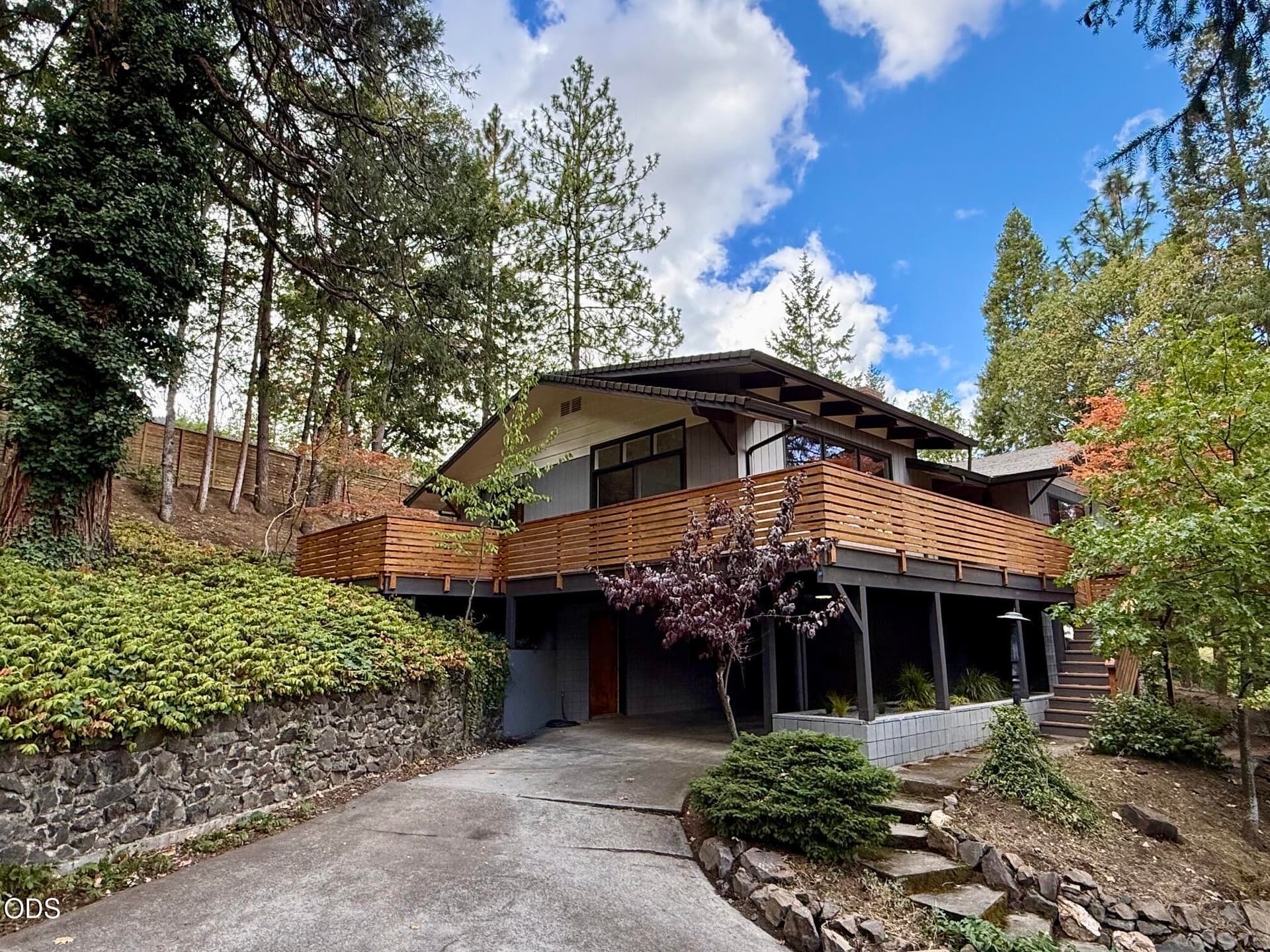 IMG_0999. Photo 1 of 49, 597 Henley Way, Ashland, OR 97520