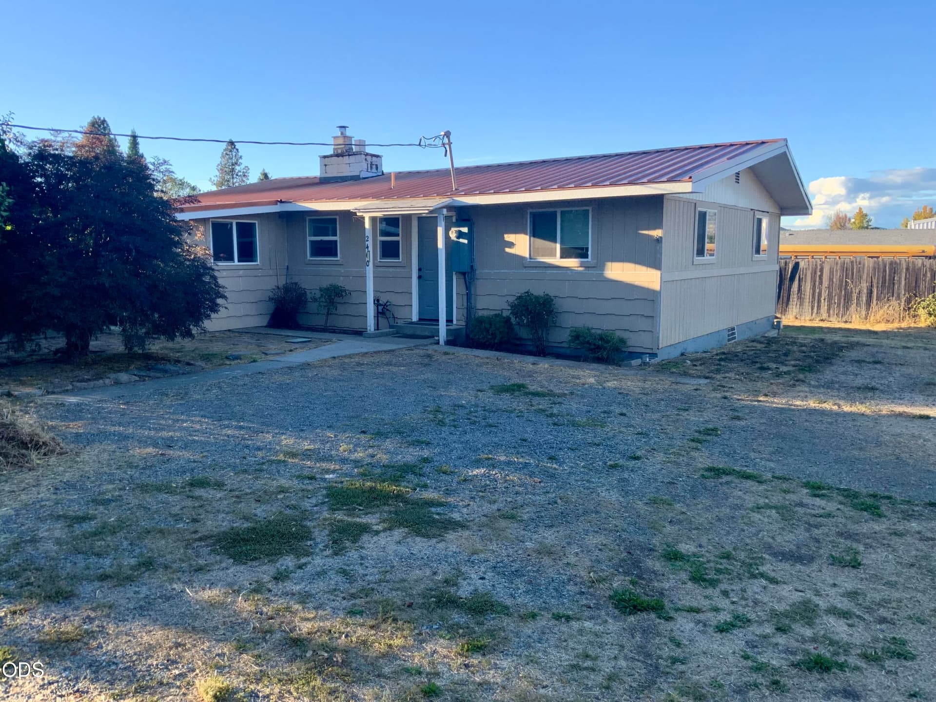 Front. Photo 1 of 12, 2460 Wolf Lane, Grants Pass, OR 97527
