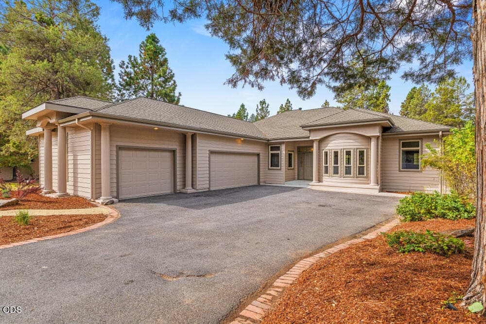 Front. Photo 2 of 66, 9522 Kestrel Road, Klamath Falls, OR 97601