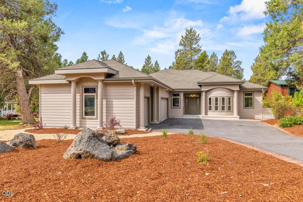 9522KestrelRd-43. Photo 4 of 66, 9522 Kestrel Road, Klamath Falls, OR 97601