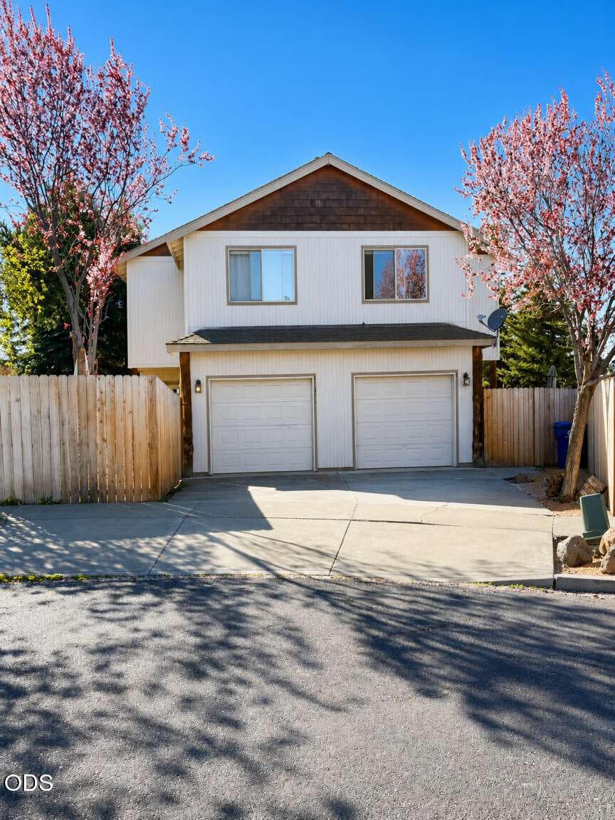 Williams.1. Photo 2 of 39, 61379 Sally Lane, Bend, OR 97702