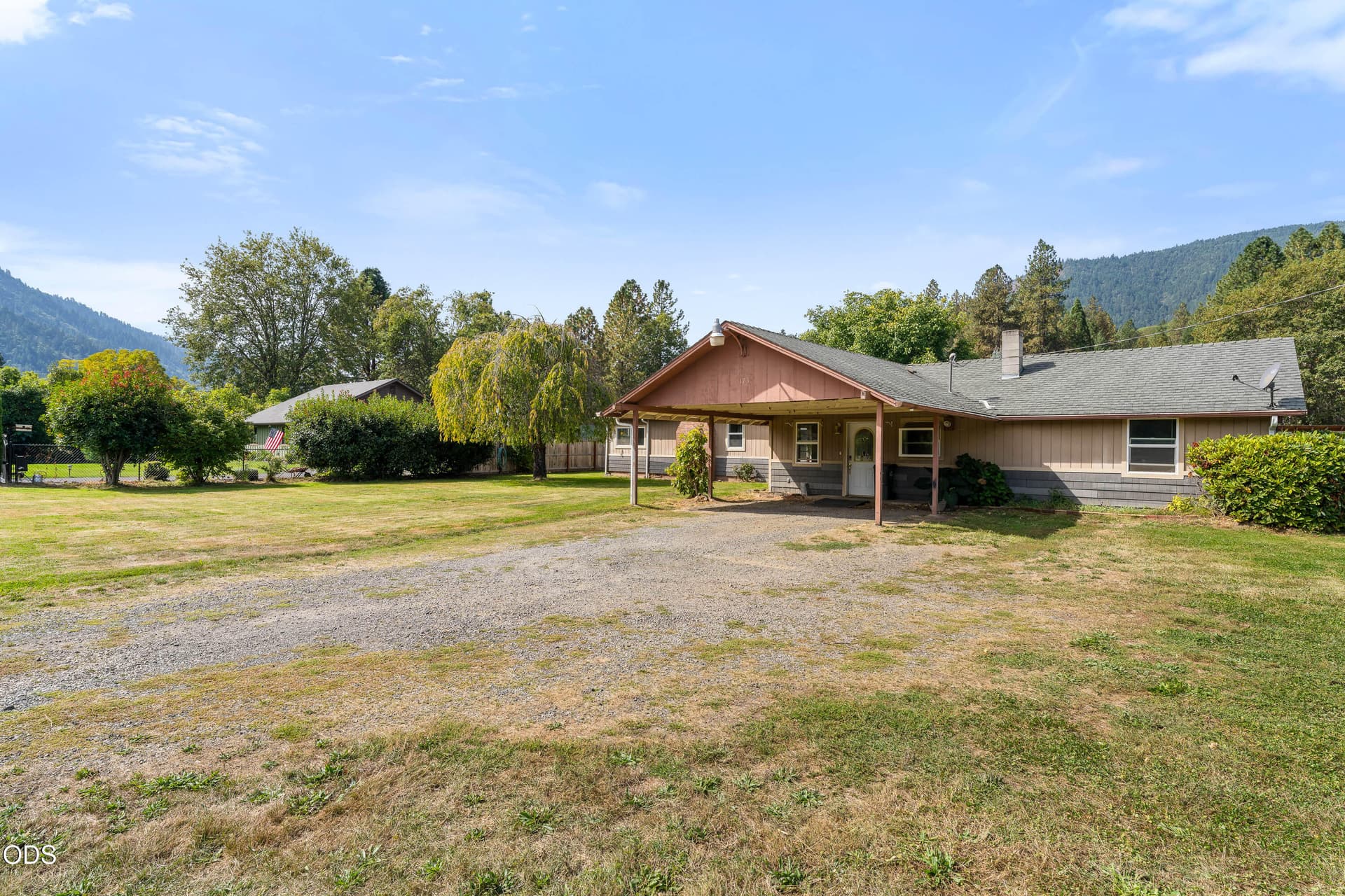 08-EXT (3 of 11). Photo 4 of 34, 175 W Evans Creek Road, Rogue River, OR 97537