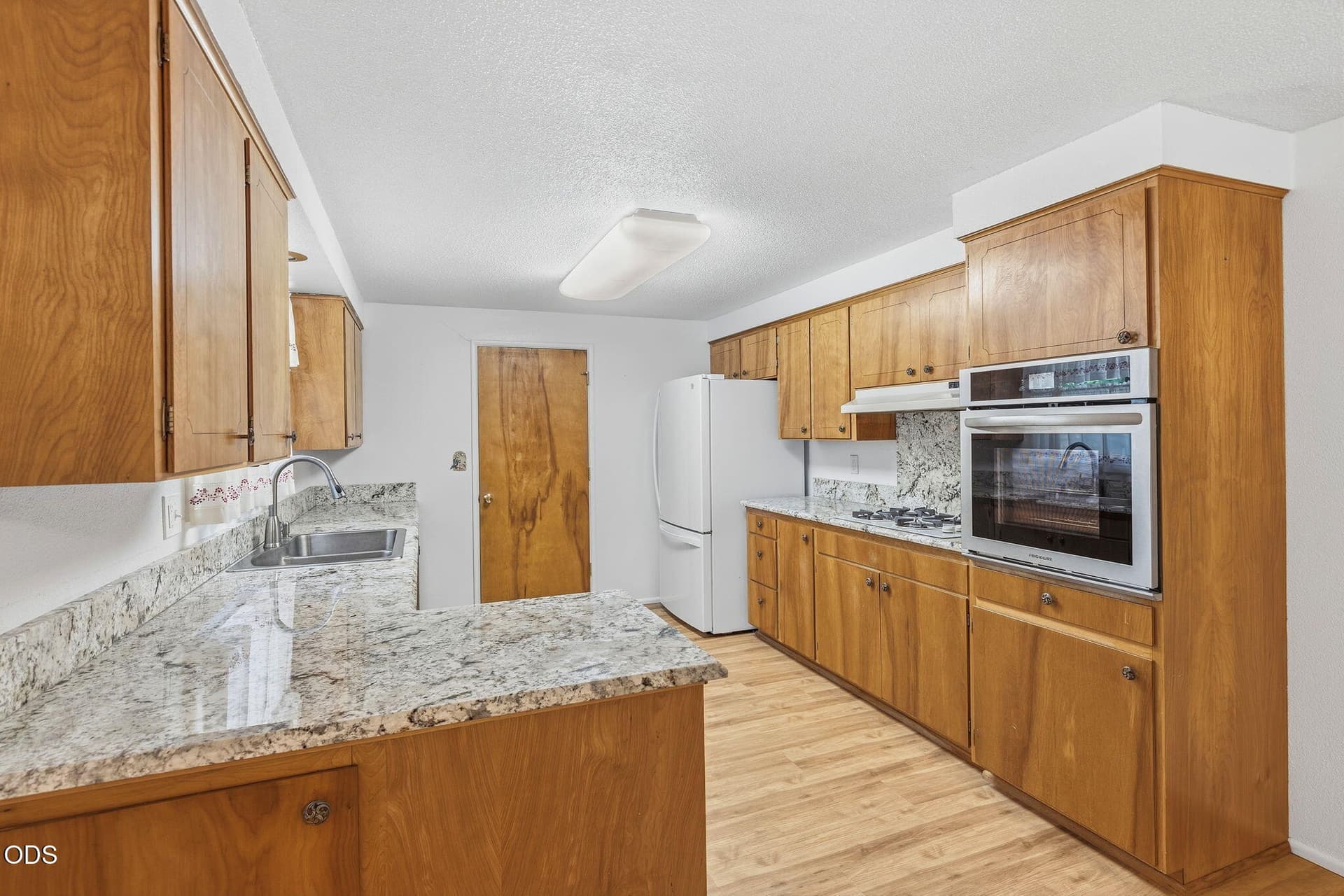 6-web-or-mls-203-s-rose-st. Photo 5 of 43, 203 S Rose Street, Phoenix, OR 97535
