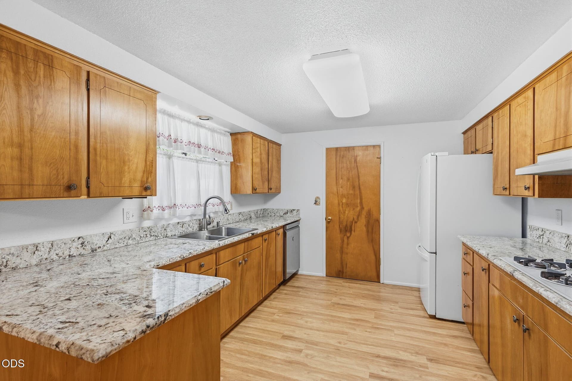 21-web-or-mls-203-s-rose-st. Photo 4 of 43, 203 S Rose Street, Phoenix, OR 97535