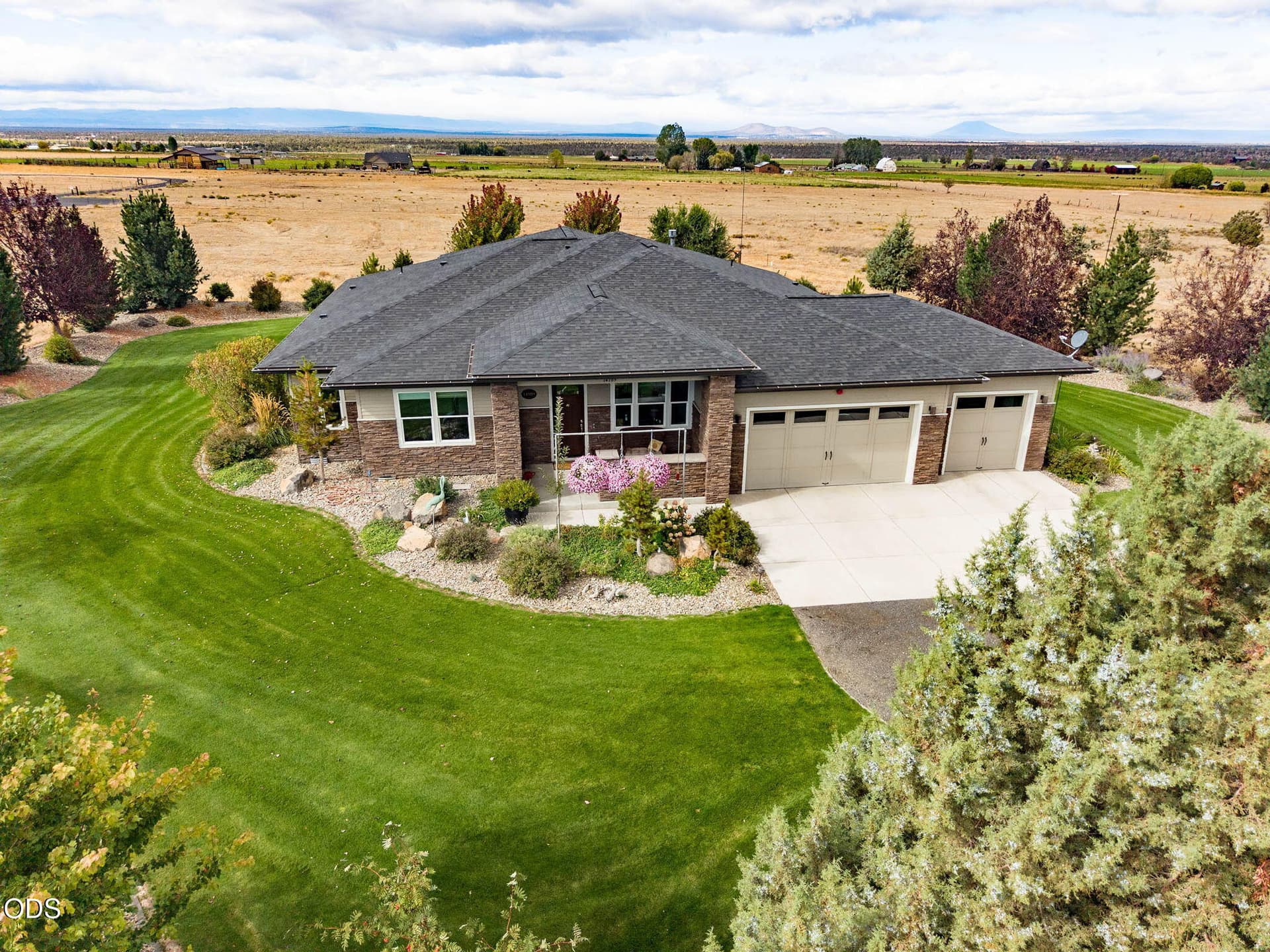 26-web-or-mls-14189 SW Umbarger aerial_0. Photo 2 of 38, 14189 SW Umbarger Road, Powell Butte, OR 97753