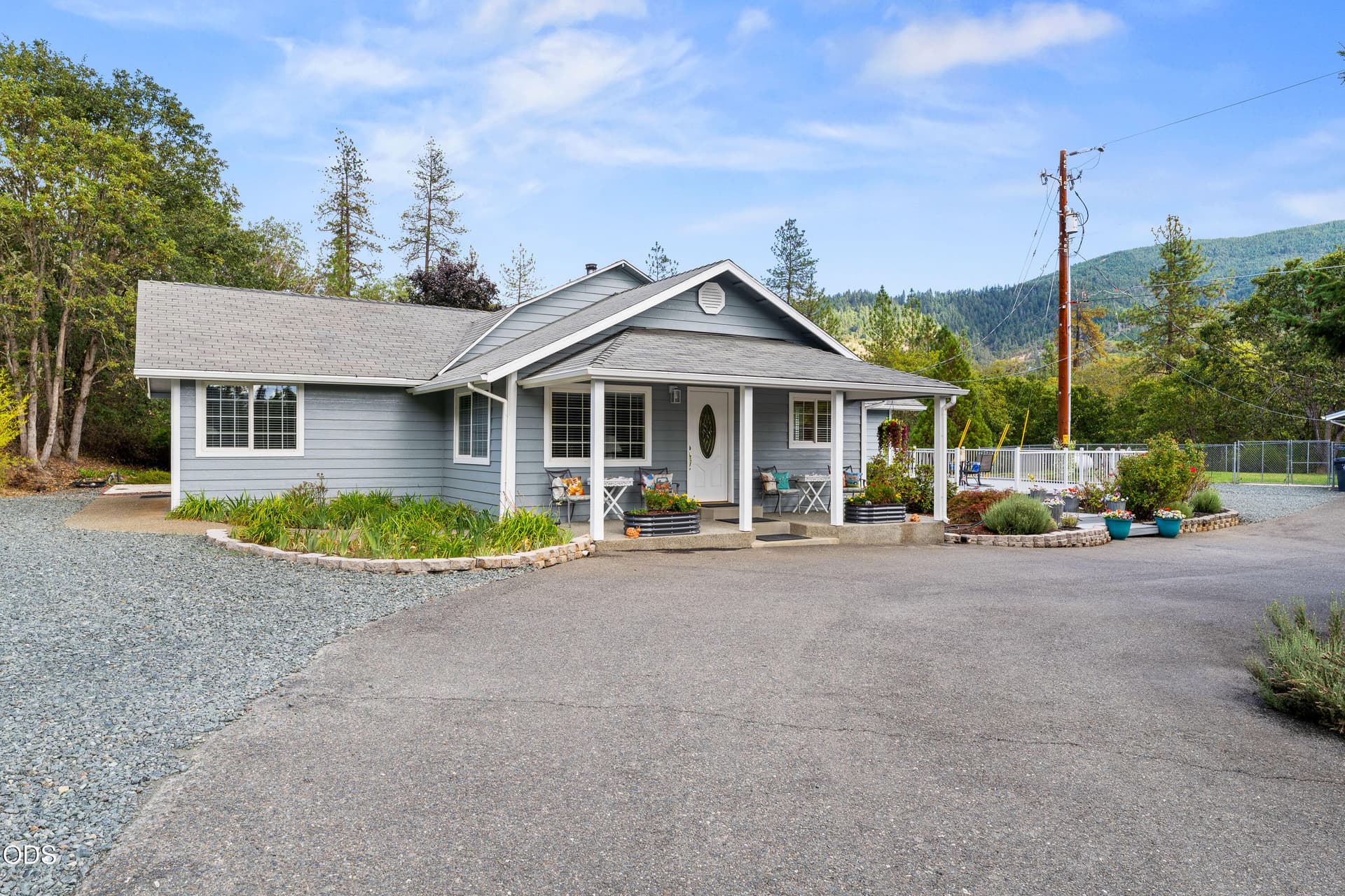 12-EXT (8 of 26). Photo 3 of 55, 8939 Monument Drive, Grants Pass, OR 97526