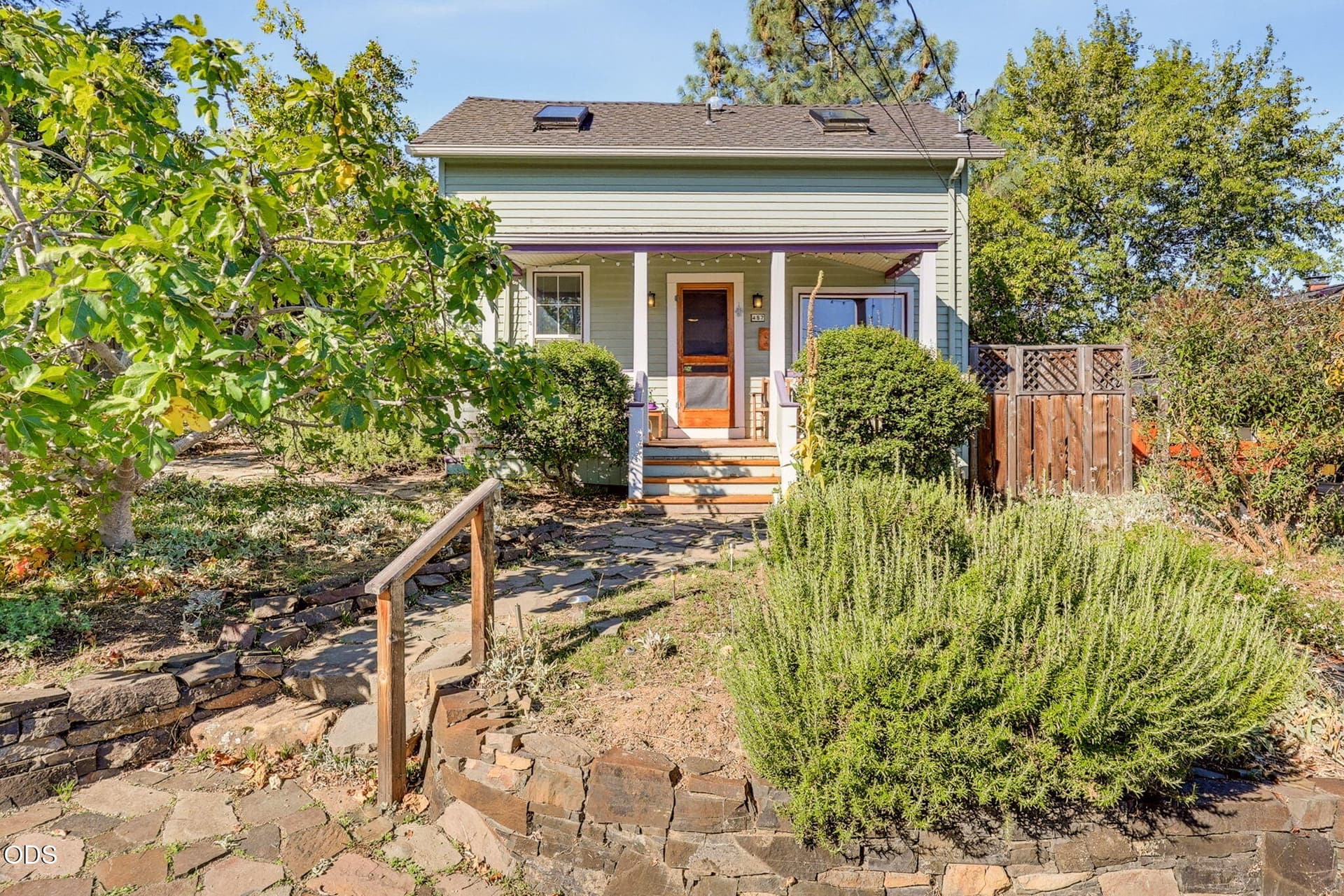 ApxRS00006. Photo 2 of 52, 487 Rock Street, Ashland, OR 97520